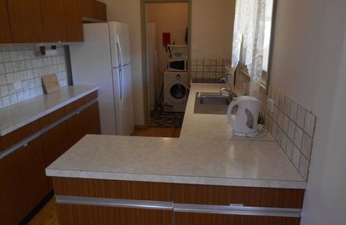 Port Vincent House | Sea Rose ~ Short walk to the beach and shops! Off Peak Special!