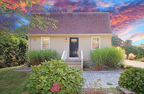 Westbrook Center House | Sea Salt Air Changes Everything - ⭐️Stroll to Private Association Beach⭐️