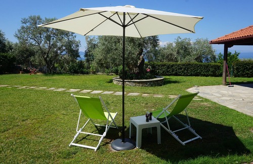 Lefokastron Apartment | Sea side house with magnificent garden