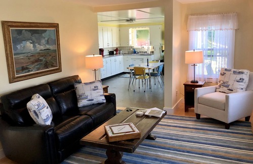 Port Clyde House | Sea Sparkle: Sunny Village Cottage With Artist Studio And Panoramic Ocean Views