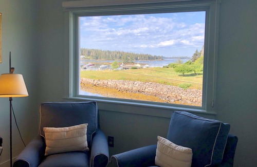 Port Clyde House | Sea Sparkle: Sunny Village Cottage With Artist Studio And Panoramic Ocean Views