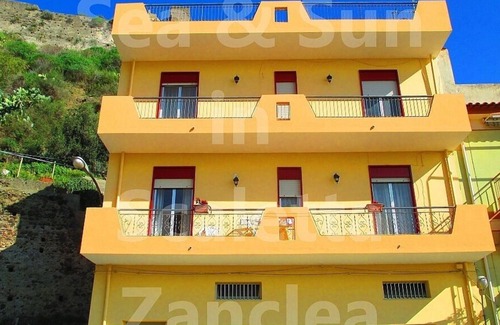 Scaletta Zanclea House | Sea & Sun in Scaletta Zanclea - Classic Room with Private Bathroom