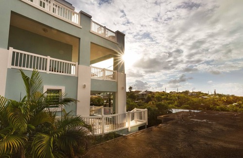 Culebra Pueblo Apartment | Sea Turtle Studio – Upscale Waterview Retreat, Stunning Sunrises & Full Kitchen!