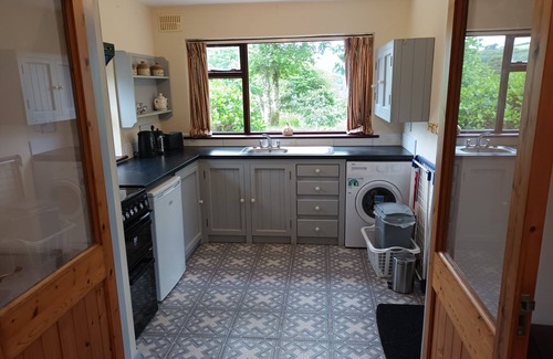 Leap Cottage | Sea View 1-Bed Cottage, Sleeps 2 w/Private Garden