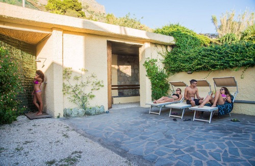 Succhivo Apartment | Sea view 4 beds with hot pool, whirlpool, turkish bath and parking