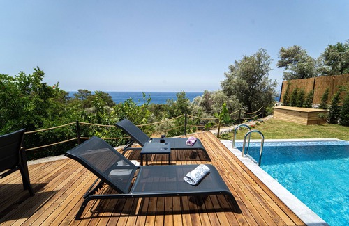 Fethiye City Center Villa | sea view and infinitive pool