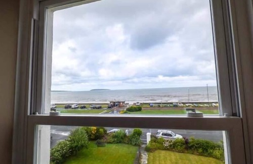Llanfairfechan Apartment | SEA VIEW APARTMENT, family friendly, with a garden in Llanfairfechan