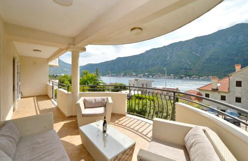 Kotor Apartment | SEA VIEW apartment 2km from the Old Town of Kotor