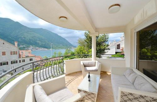 Kotor Apartment | SEA VIEW apartment 2km from the Old Town of Kotor
