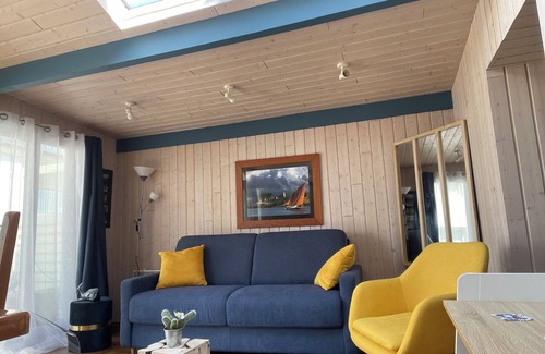 Treboul Apartment | Sea view apartment, direct beach access, sleeps 4