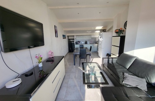 Fos-sur-Mer Apartment | Sea view apartment of 72m² 50 m from the beach(2)