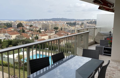 Antibes Apartment | Sea view apartment with swimming pool