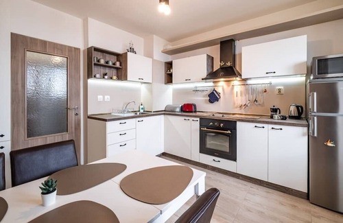 Odesos Apartment | Sea View Central Stylish Apartment