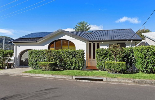 Stanwell Park House | Sea View Escape in Stanwell Parkn