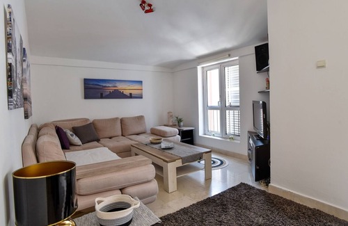 Velji Vinogradi Apartment | Sea View Flat w Balcony 10 min to Budva Beach