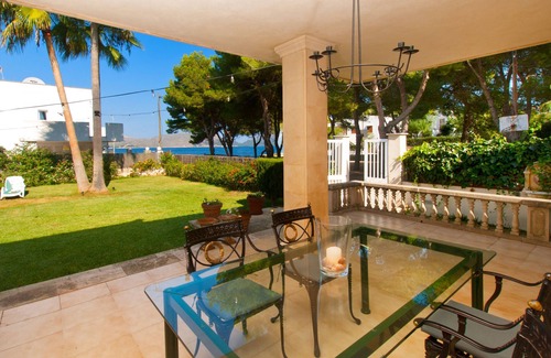 Marina Manresa Villa | Sea View House for 8, huge garden and terraces, just a few metres from the sea