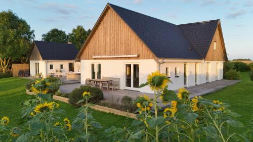 Grenaa House | Sea View, Nature Plot And Wellness At Karlby Klint