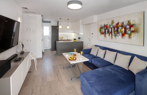 Varkiza Apartment | Sea view penthouse in Vari by GHH