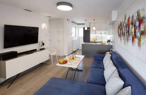 Varkiza Apartment | Sea view penthouse in Vari by GHH