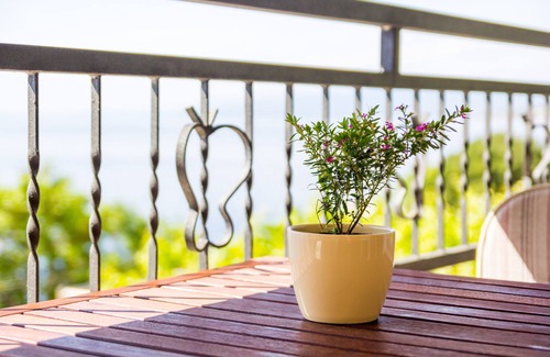 Sveti Juraj Condo | Sea view room Leut* Villa Arca Adriatica