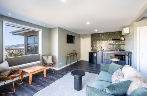 Dunedin House | Sea View's in Ocean Grove