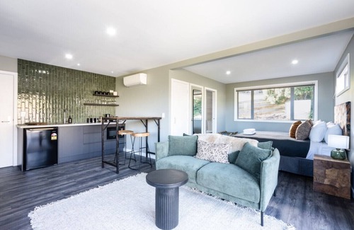 Dunedin House | Sea View's in Ocean Grove