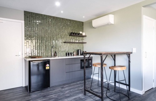 Dunedin House | Sea View's in Ocean Grove