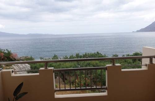 Kolymbari Apartment | Sea view studio,30 meter from seaside