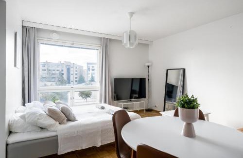 Hietalahti Apartment | Sea View Studio, Tram nearby, Netflix, Kamppi