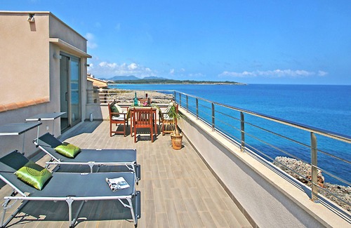 S'Illot-Cala Morlanda House | Sea view, sun terrace, modern kitchen, air conditioning, close to beach, WiFi