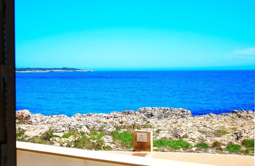 S'Illot-Cala Morlanda House | Sea view, terrace, close to beaches, modern, air conditioning, easy access, WiFi