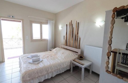 Agios Georgios Resort | Sea view triple room