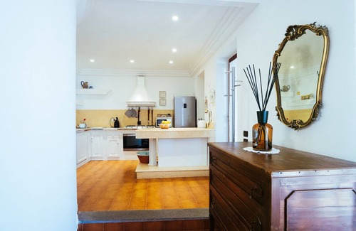Ravello Villa | Sea View Villa in Ravello with lemon pergola, gardens & jacuzzi -ideal for elope