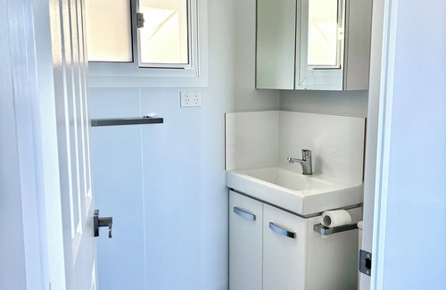 Coffs Harbour Cabin | SEA VIEWS NEST
