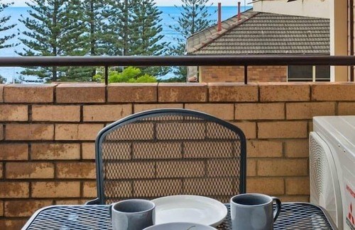 Wollongong CBD Apartment | Sea Vista Escape A Charming Waterside Stay