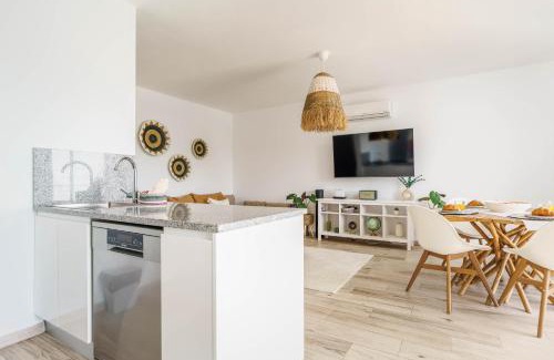 Espartal Apartment | Seabreeze Apartment - Your Beachside Getaway