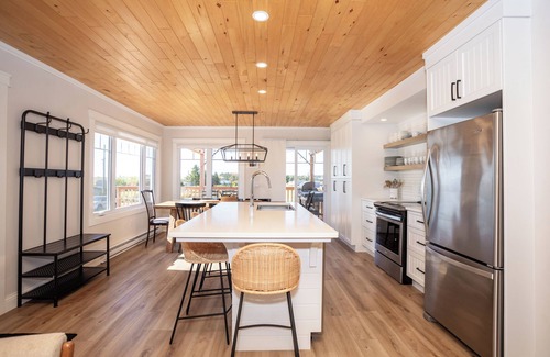 Souris House | Seabreeze Beach Retreat located in scenic Souris, PEI. Family and pet friendly.