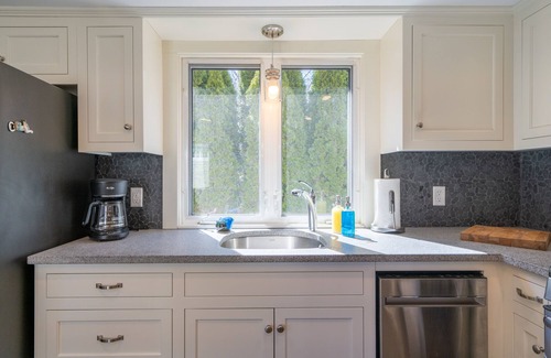 Kennebunk Cottage | Seabreeze Cottage, steps to Kennebunk's Beaches