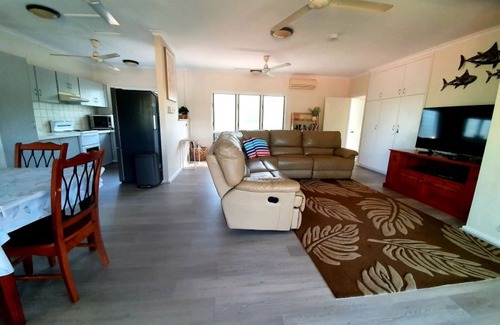 Dundee Beach House | Seabreeze @ Dundee Beach with large inground pool