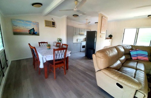 Dundee Beach House | Seabreeze @ Dundee Beach with large inground pool