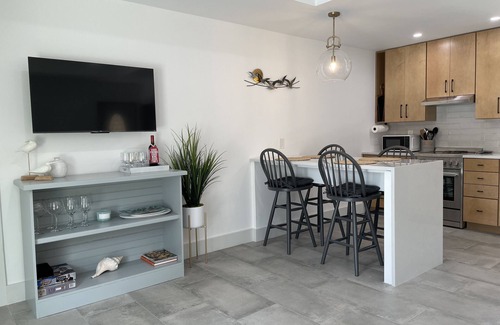 Bradenton House | SeaBreeze Place/new Luxury Spacious Guest House-2mins walk to Palma Sola Bay