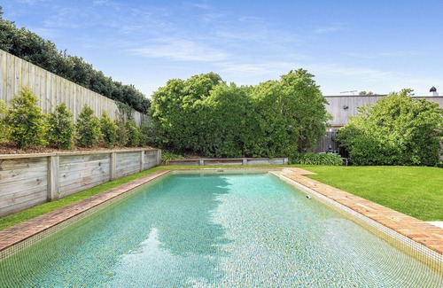 Portsea House | Seabreeze Portsea : 4 BR, 2 BA in Portsea, Sleeps 9