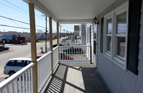 Seabrook Apartment | Seabrook Beach MULTIWEEK/LAST MINUTE DISCOUNT winter rental 12/1-6/15