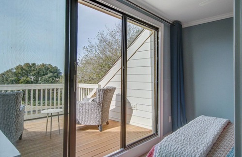 Charleston County Villa | Seabrook Exclusives | 706 Spinnaker Beach