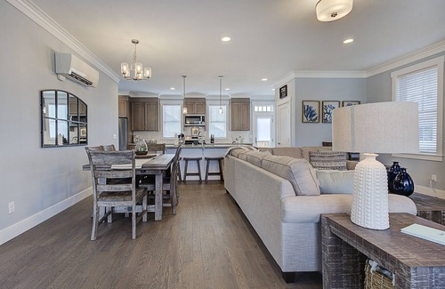 Seabrook House | Seabrook's Home Away From Home, enjoy peek-a-boo oceanviews!