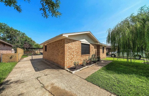 Seabrook House | Seabrook, TX Vacation Home Near El Jardin Beach