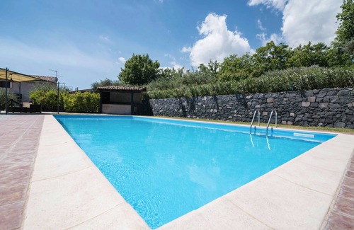 Piedimonte Etneo Villa | Seacily Pool View and 3 Ensuite Bathrooms