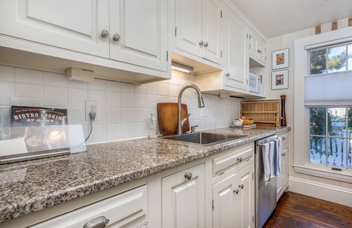 Swampscott House | SeaCity View: Wake Up to the Waves - Beautiful Beach View Stay Swampscott!