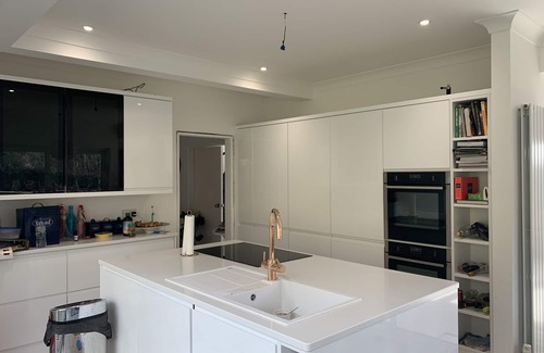 Torquay House | Seafacing villa in Torquay with 2 suites and a heated swimming pool