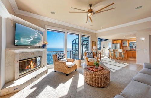Gualala House | Seaflower Cove: Spacious 4bd waterfront retreat